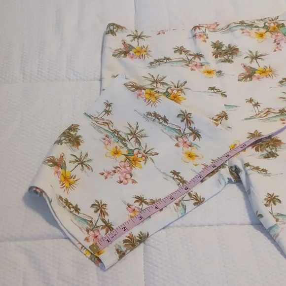 ☀️Forever 21 Biking Shorts, Tropical Print - Picture 4 of 6